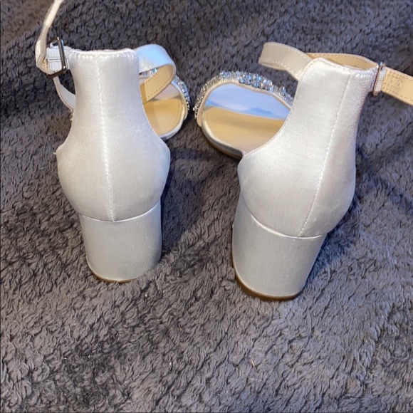 Betsy Johnson wedding shoes block heel - Picture 6 of 6